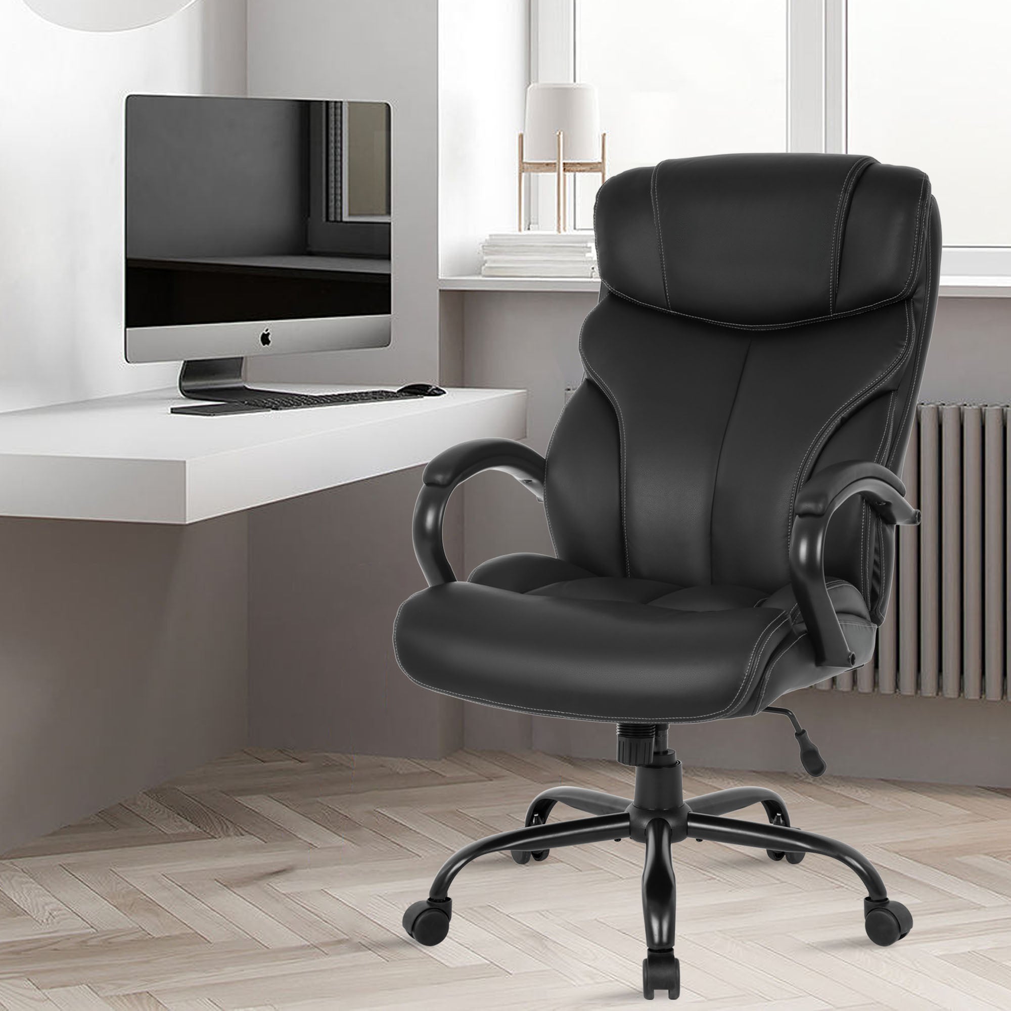 Breitsitz-Schreibtischstuhl mit Lumbar-Stützarmen